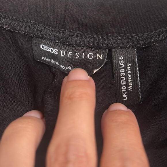 ASOS Maternity Bike Shorts - Picture 2 of 2